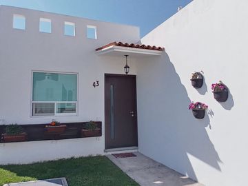 ¡Tu nuevo hogar en Tequisquiapan! 🏡 Casa de 1 planta con alberca y seguridad 💦🔐