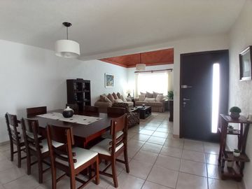 ¡Tu nuevo hogar en Tequisquiapan! 🏡 Casa de 1 planta con alberca y seguridad 💦🔐