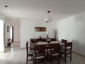 ¡Tu nuevo hogar en Tequisquiapan! 🏡 Casa de 1 planta con alberca y seguridad 💦🔐