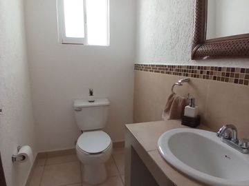 ¡Tu nuevo hogar en Tequisquiapan! 🏡 Casa de 1 planta con alberca y seguridad 💦🔐