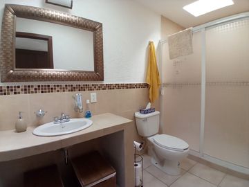 ¡Tu nuevo hogar en Tequisquiapan! 🏡 Casa de 1 planta con alberca y seguridad 💦🔐
