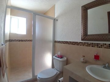 ¡Tu nuevo hogar en Tequisquiapan! 🏡 Casa de 1 planta con alberca y seguridad 💦🔐