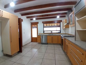 🔥 ¡Casa de 1 planta con vista al campo de golf! Espacios amplios y excelentes acabados 🌳