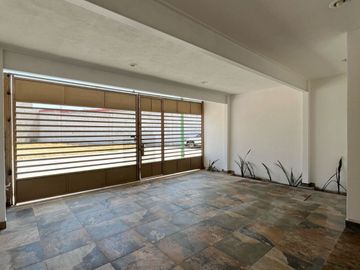 CASA EN VENTA RESIDENCIAL RUBI (COCHERA TECHADA)