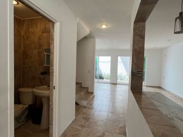 CASA EN VENTA RESIDENCIAL RUBI (COCHERA TECHADA)