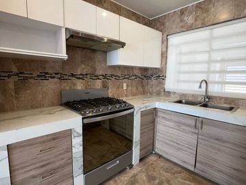 CASA EN VENTA RESIDENCIAL RUBI (COCHERA TECHADA)