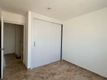 CASA EN VENTA RESIDENCIAL RUBI (COCHERA TECHADA)