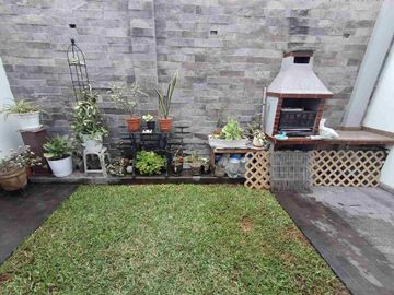 VENDO ACOGEDORA CASA EN CONDOMINIO CERCA U DE LIMA