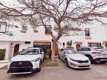 VENDO ACOGEDORA CASA EN CONDOMINIO CERCA U DE LIMA