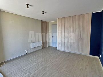 🌟 ¡Exclusivo Penthouse Tríplex con Terraza Panorámica, Jacuzzi y Home Office en Álvaro Casanova, Peñalolén! 🏡✨