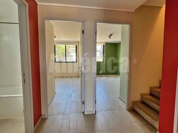 🌟 ¡Exclusivo Penthouse Tríplex con Terraza Panorámica, Jacuzzi y Home Office en Álvaro Casanova, Peñalolén! 🏡✨
