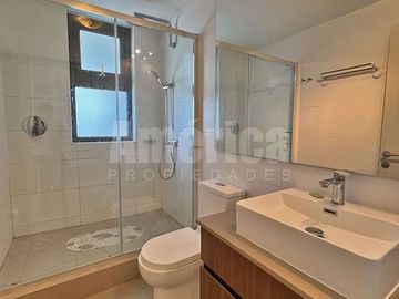 🌟 ¡Exclusivo Penthouse Tríplex con Terraza Panorámica, Jacuzzi y Home Office en Álvaro Casanova, Peñalolén! 🏡✨