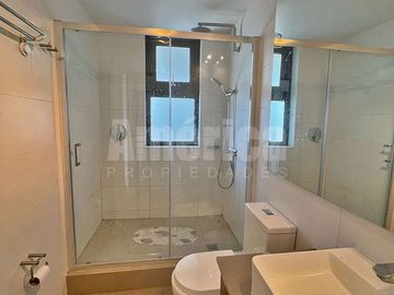 🌟 ¡Exclusivo Penthouse Tríplex con Terraza Panorámica, Jacuzzi y Home Office en Álvaro Casanova, Peñalolén! 🏡✨