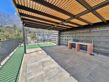🌟 ¡Exclusivo Penthouse Tríplex con Terraza Panorámica, Jacuzzi y Home Office en Álvaro Casanova, Peñalolén! 🏡✨