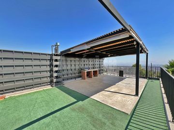 🌟 ¡Exclusivo Penthouse Tríplex con Terraza Panorámica, Jacuzzi y Home Office en Álvaro Casanova, Peñalolén! 🏡✨