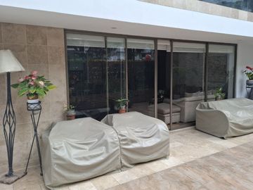 SE ALQUILA ESPECTACULAR FLAT AMOBLADO O SEMIAMOBLADO EN PRIMER PISO DE 3 DORMITORIOS MAS SERVICIOS. CERCA A UPC , EMBAJADA EE.UU. AV.