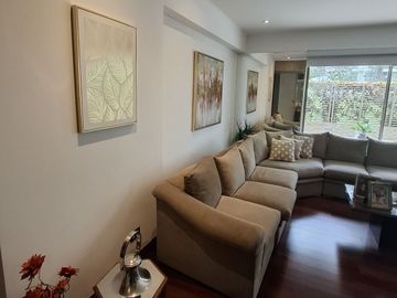 SE ALQUILA ESPECTACULAR FLAT AMOBLADO O SEMIAMOBLADO EN PRIMER PISO DE 3 DORMITORIOS MAS SERVICIOS. CERCA A UPC , EMBAJADA EE.UU. AV.