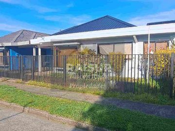 Vende Casa Ampliada Villa Sol de Oriente .Con quincho A 3 cuadras colegio Pumahue Puerto Montt