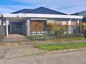 Vende Casa Ampliada Villa Sol de Oriente .Con quincho A 3 cuadras colegio Pumahue Puerto Montt