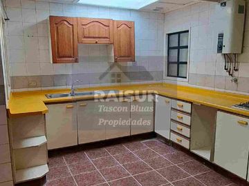 Vende Casa Ampliada Villa Sol de Oriente .Con quincho A 3 cuadras colegio Pumahue Puerto Montt