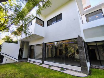 VENTA CASA DE ENSUEÑO CON VISTA PANORAMICA EN VISTA REAL CON SALA DE CINE, SALON DE EVENTOS, BAR Y CAVA
