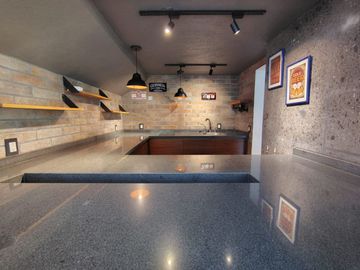 VENTA CASA DE ENSUEÑO CON VISTA PANORAMICA EN VISTA REAL CON SALA DE CINE, SALON DE EVENTOS, BAR Y CAVA