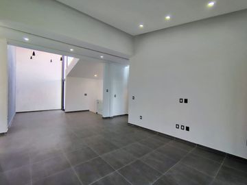 VENTA CASA DE ENSUEÑO CON VISTA PANORAMICA EN VISTA REAL CON SALA DE CINE, SALON DE EVENTOS, BAR Y CAVA
