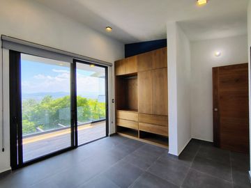 VENTA CASA DE ENSUEÑO CON VISTA PANORAMICA EN VISTA REAL CON SALA DE CINE, SALON DE EVENTOS, BAR Y CAVA
