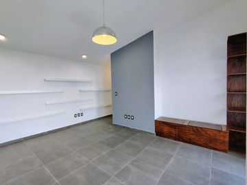 VENTA CASA DE ENSUEÑO CON VISTA PANORAMICA EN VISTA REAL CON SALA DE CINE, SALON DE EVENTOS, BAR Y CAVA