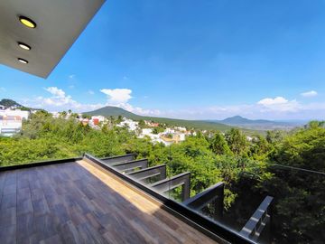 VENTA CASA DE ENSUEÑO CON VISTA PANORAMICA EN VISTA REAL CON SALA DE CINE, SALON DE EVENTOS, BAR Y CAVA