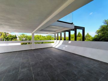 VENTA CASA DE ENSUEÑO CON VISTA PANORAMICA EN VISTA REAL CON SALA DE CINE, SALON DE EVENTOS, BAR Y CAVA