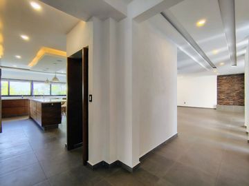 VENTA CASA DE ENSUEÑO CON VISTA PANORAMICA EN VISTA REAL CON SALA DE CINE, SALON DE EVENTOS, BAR Y CAVA