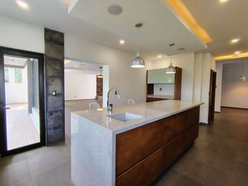 VENTA CASA DE ENSUEÑO CON VISTA PANORAMICA EN VISTA REAL CON SALA DE CINE, SALON DE EVENTOS, BAR Y CAVA