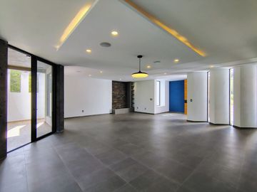 VENTA CASA DE ENSUEÑO CON VISTA PANORAMICA EN VISTA REAL CON SALA DE CINE, SALON DE EVENTOS, BAR Y CAVA