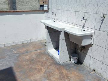 VENTA DE CASA EN ESQUINA EN SURCO