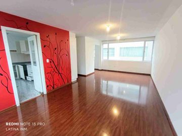 CASA EN VENTA EN CONJUNTO PRIVADO NORTE DE QUITO