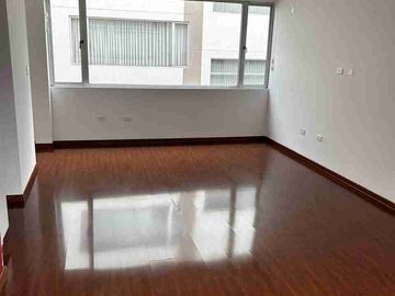 CASA EN VENTA EN CONJUNTO PRIVADO NORTE DE QUITO