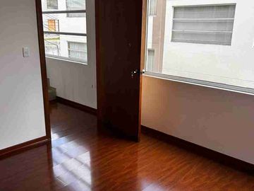 CASA EN VENTA EN CONJUNTO PRIVADO NORTE DE QUITO
