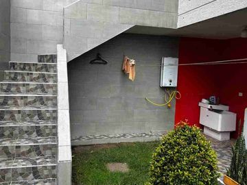CASA EN VENTA EN CONJUNTO PRIVADO NORTE DE QUITO