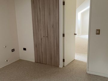 Hermoso Depto Duplex en Venta de 3 D 3 B y Estacionamiento Plaza Decher. Puerto Varas