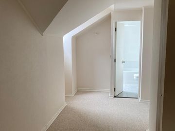 Hermoso Depto Duplex en Venta de 3 D 3 B y Estacionamiento Plaza Decher. Puerto Varas