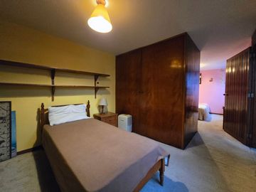 Ambientes amplios y cálidos para disfrutar en familia Casa estilo Rustico en Surco cerca Benavides el trigal