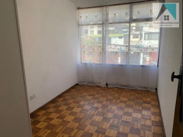VENTA CASA INDEPENDIENTE EN LA HUNGRIA Y ELOY ALFARO