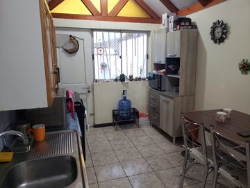 CASA EN VENTA 2 DORMITORIOS MAIPU