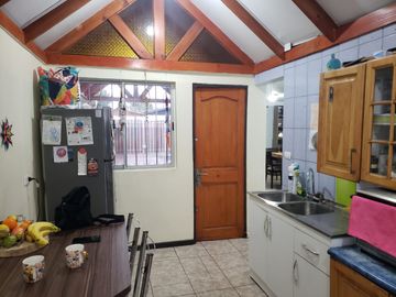 CASA EN VENTA 2 DORMITORIOS MAIPU