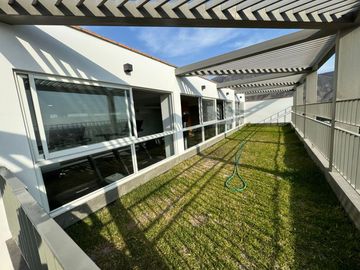 venta de departamento en av primavera a dos cuadras de upc us$ 115,000