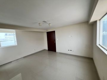 SE VENDE DUPLEX FRENTE AL MAR EN LURIN – VIVE CON VISTA AL OCEANO