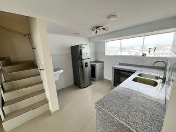 SE VENDE DUPLEX FRENTE AL MAR EN LURIN – VIVE CON VISTA AL OCEANO