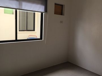 For Quick Sale! Brand-New Condition House & Lot with Upgrades at Buena Park Subdivision!