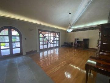 VENTA DE RESIDENCIA ESTILO MEXICANO DE UN SOLO NIVEL EN FRACCIONAMIENTO ZONA ZAVALETA, MÉXICO